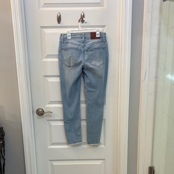 Lucky Brand Women's Light Blue Ankle Jeans - Picture 2 of 5